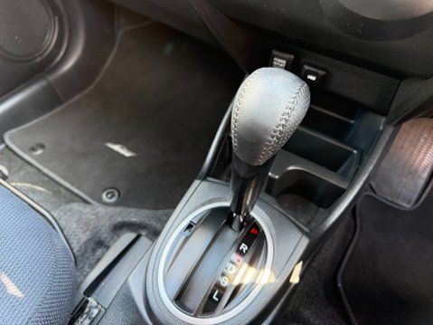 Honda Jazz I-VTEC ES PLUS AUTO 19