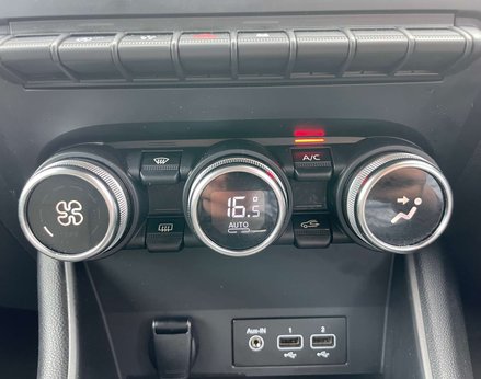 Renault Captur 1.3 Captur S Edition TCe Auto 5dr 42