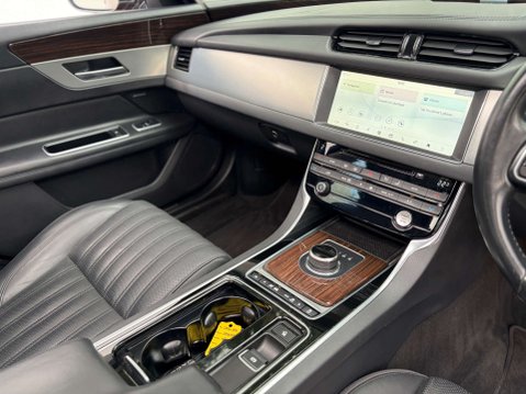 Jaguar XF 2.0 XF Portfolio D AWD Auto 4WD 4dr 16