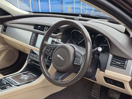 Jaguar XF 2.0d Portfolio Saloon 4dr Diesel Auto Euro 6 (s/s) (180 ps) 38