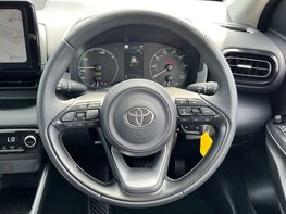 Toyota Yaris ICON HEV CVT 20