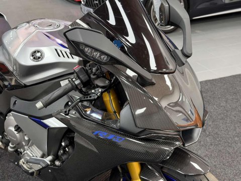 Yamaha R1M 1000 Super Sports Petrol Manual (200 ps) 14
