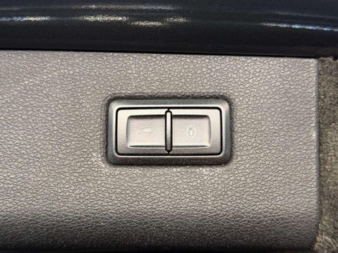 Bentley Bentayga 4.0 V8 SUV 5dr Petrol Auto 4WD Euro 6 (s/s) (550 ps) 42