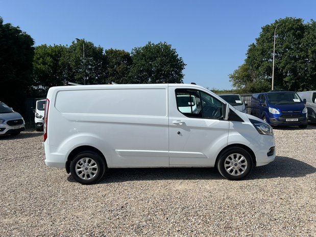 Ford Transit Custom SWB L1H1 (SOLD) Low Roof Limited 300 Air Con Alloys Sensors EURO 6 NO VAT 5