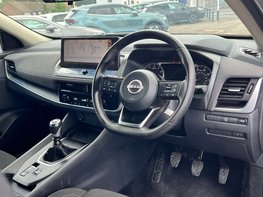 Nissan Qashqai 1.3 Qashqai Acenta Premium DiG-T MHEV 5dr 17