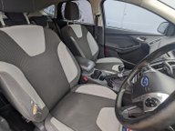 Ford Focus ZETEC NAVIGATOR TDCI 13