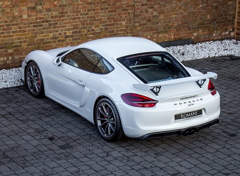 Porsche Cayman GT4 17