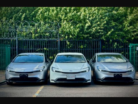 Toyota Prius 1.8 VVT-h Excel Hatchback 5dr Petrol Hybrid CVT Euro 6 (s/s) (122 ps) 3