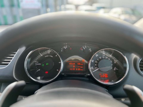 Peugeot 3008 1.6 3008 Allure e-HDi Semi-Auto 5dr 35