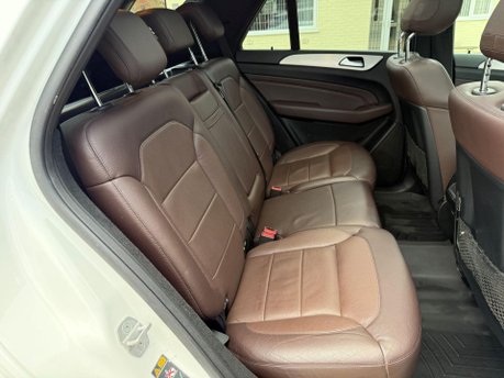 Mercedes-Benz M Class 3.0 ML350 V6 BlueTEC SE (Executive) G-Tronic 4WD Euro 6 (s/s) 5dr 27