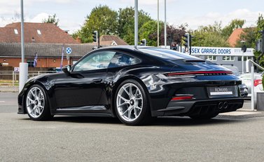 Porsche 911 GT3 TOURING (992) 3