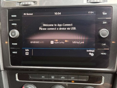 Volkswagen Golf 1.6 Golf SE Nav TDI BlueMotion Technology 5dr 41