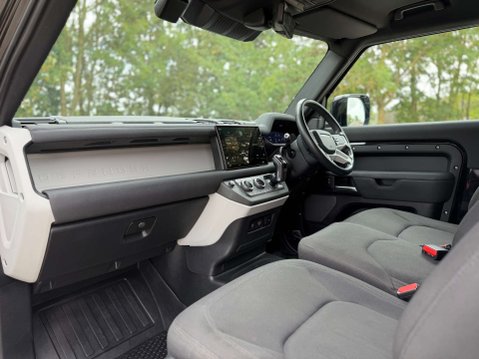 Land Rover Defender 3.0 Defender Hard Top D MHEV Auto 4WD 5dr 26