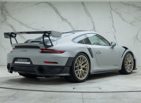 Porsche 911 GT2 RS (991) 6