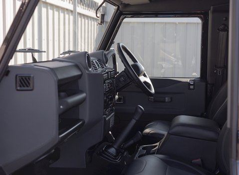 Land Rover Defender 90 Autobiography Edition 16