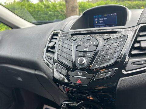 Ford Fiesta 1.25 Zetec Euro 6 5dr 11