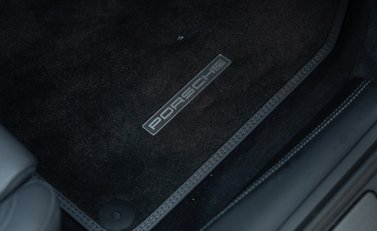 Porsche 911 GT3 TOURING (992) 28