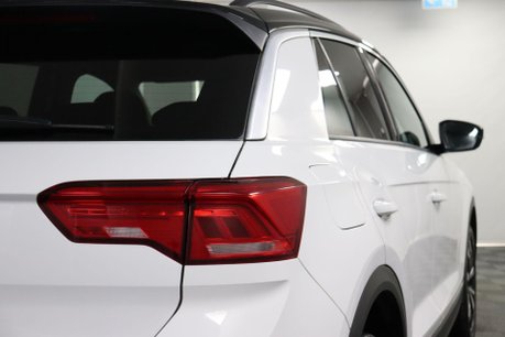 Volkswagen T-Roc DESIGN TSI 23