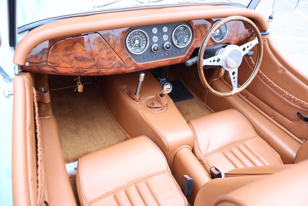 Morgan 4/4 4300 miles from new stored in a heated garage  STUNNING COLOUR COMBO 26