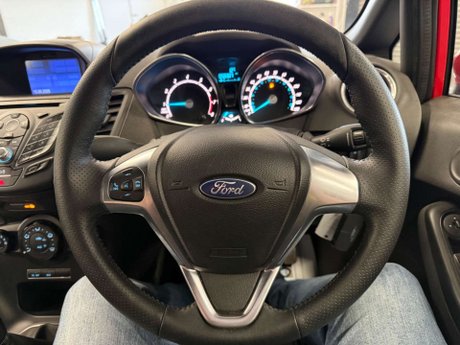Ford Fiesta 1.0T EcoBoost ST-Line Euro 6 (s/s) 3dr 33