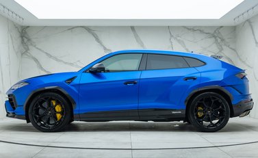 Lamborghini Urus PERFORMANTE 5