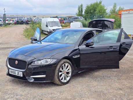 Jaguar XF 2.0d R-Sport Saloon 4dr Diesel Auto Euro 6 (s/s) (180 ps) 36