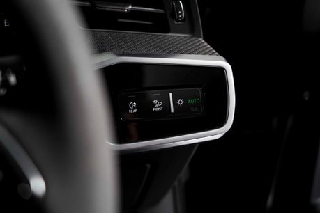 Audi RS6 Avant QUATTRO CARBON BLACK. VAT Q. WARRANTY. HEATED & COOLED SEATS. B & O. 67