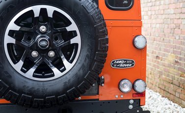 Land Rover Defender 90 Adventure Edition 21
