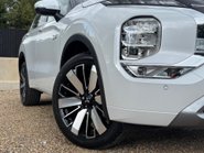 Mitsubishi Outlander 2.4 22.7kWh Diamond CVT 4WD Euro 6 (s/s) 5dr 41