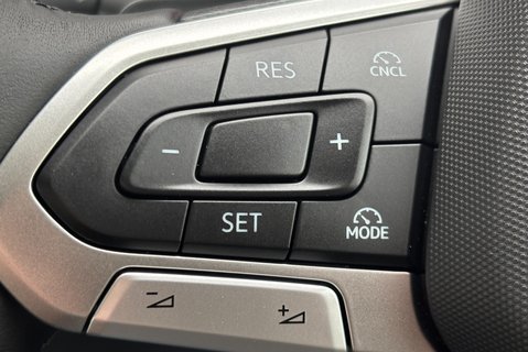 MAN TGE 3.180 4Motion Standard Hr DCIV - DSG Auto - 5 Seats 33