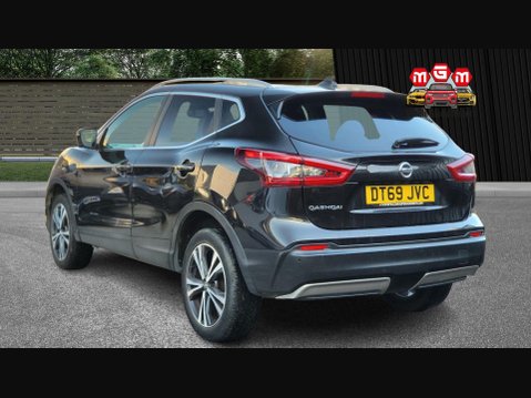 Nissan Qashqai DIG-T N-CONNECTA 9