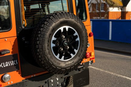 Land Rover Defender 110 Adventure 16