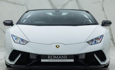 Lamborghini Huracan Spyder LP 640-4 PERFORMANTE 10