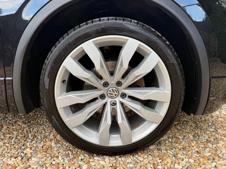 Volkswagen Tiguan 2.0 TDI BlueMotion Tech R-Line DSG 4Motion Euro 6 (s/s) 5dr 15