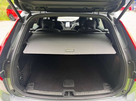 Volvo XC60 2.0 XC60 R-Design B5 MHEV Auto 5dr 47