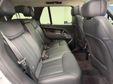 Land Rover Range Rover 3.0 D350 MHEV HSE SUV 5dr Diesel Auto 4WD Euro 6 (s/s) (350 ps) 40