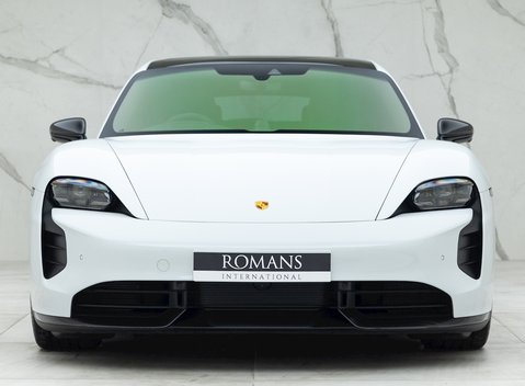 Porsche Taycan GTS Sport Turismo 4