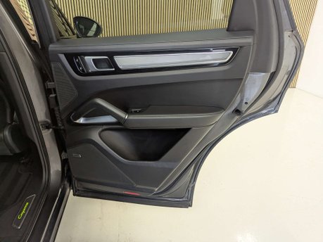 Porsche Cayenne 4.0 Cayenne T S E-Hybrid Auto 4WD 5dr 46