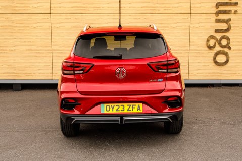MG ZS TROPHY 7