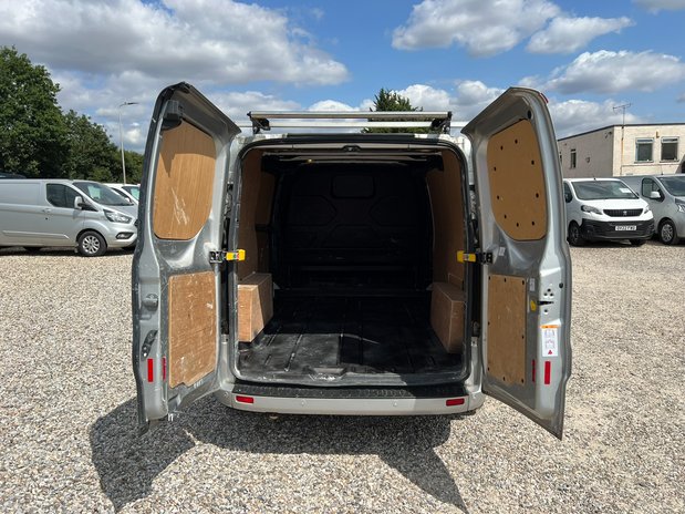 Ford Transit Custom SWB L1H1 Low Roof Limited 300 Air Con Alloys Sensors EURO 6 NO VAT 9