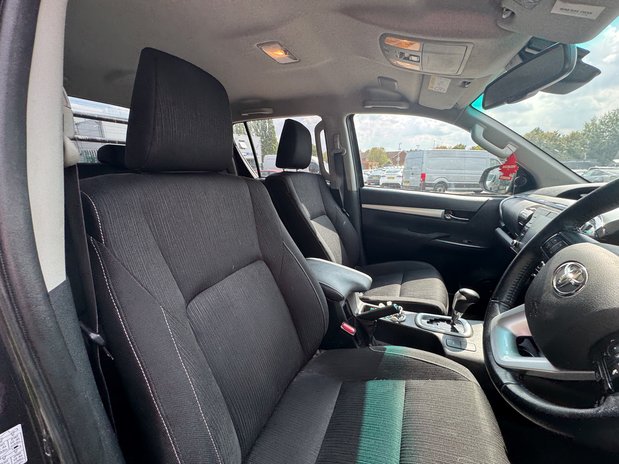 Toyota Hilux Invincible | Auto | 2.4 LT | Double Cab | Camera | Sensors | EURO 6 15
