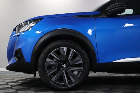 Peugeot 2008 GT PREMIUM 27