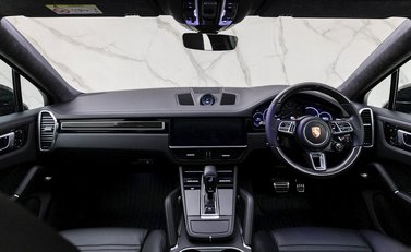 Porsche Cayenne Turbo S E-Hybrid Coupe 15