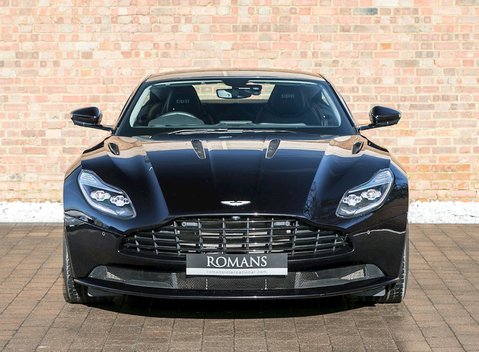 Aston Martin DB11 Launch Edition 4