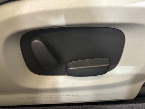 Jaguar XF 2.2d Luxury Auto Euro 5 (s/s) 4dr 27