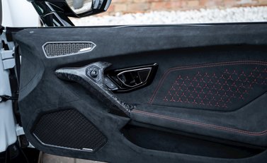 Lamborghini Huracan Spyder LP640-4 Performante 20