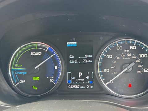 Mitsubishi Outlander 2.4h TwinMotor 13.8kWh 5h CVT 4WD Euro 6 (s/s) 5dr 38