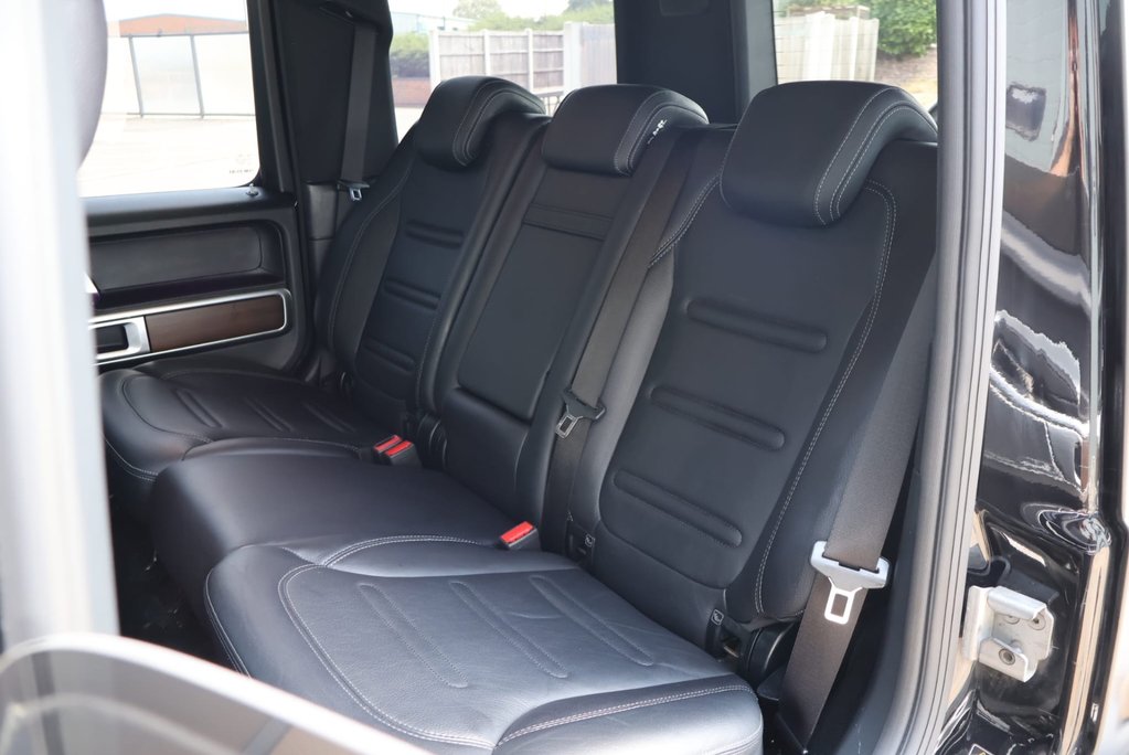 Mercedes-Benz G Series 2109 G 350 D 4MATIC AMG LINE PREMIUM MATT BLACK WRAPP 27