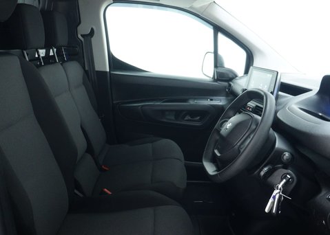 Peugeot e-Partner 800 50kWh Professional Premium + Standard Panel Van 5dr Electric Auto SWB ( 31