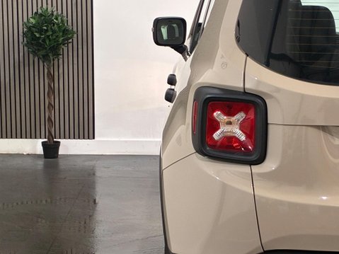 Jeep Renegade 1.6 E-TorQ Sport Euro 6 (s/s) 5dr 39